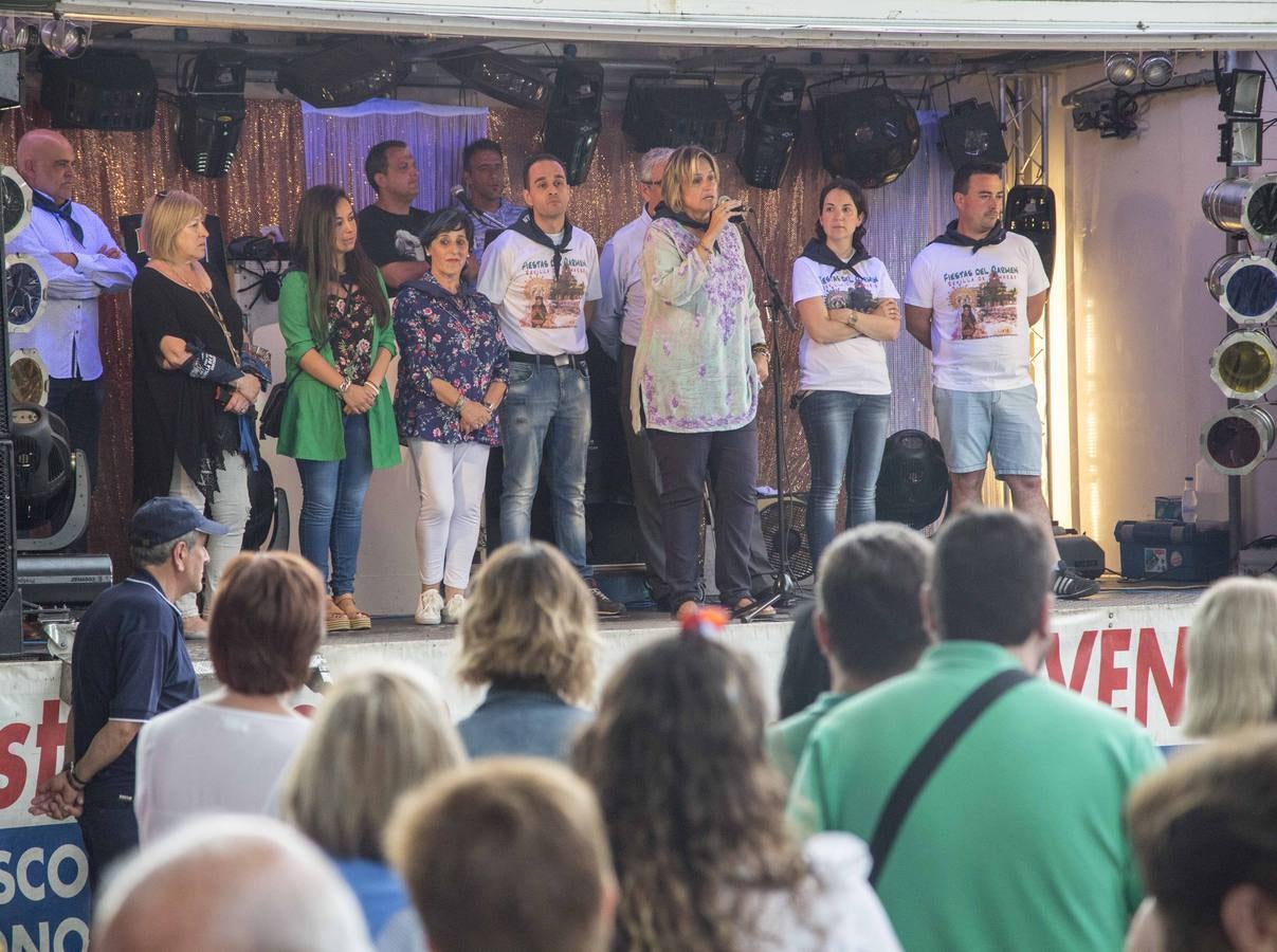 Imágenes del pregón, del concurso de ollas ferroviarias y de la paella solidaria de las fiestas de la Virgen del Carmen de Camargo