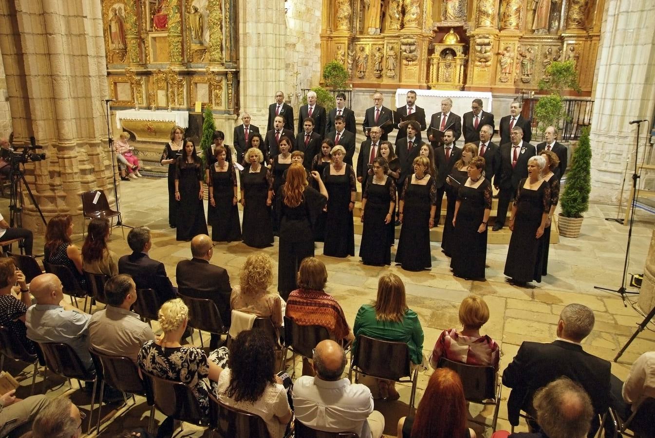 Fotos: Clausura del Certamen de la Canción Marinera de San Vicente de la Barquera