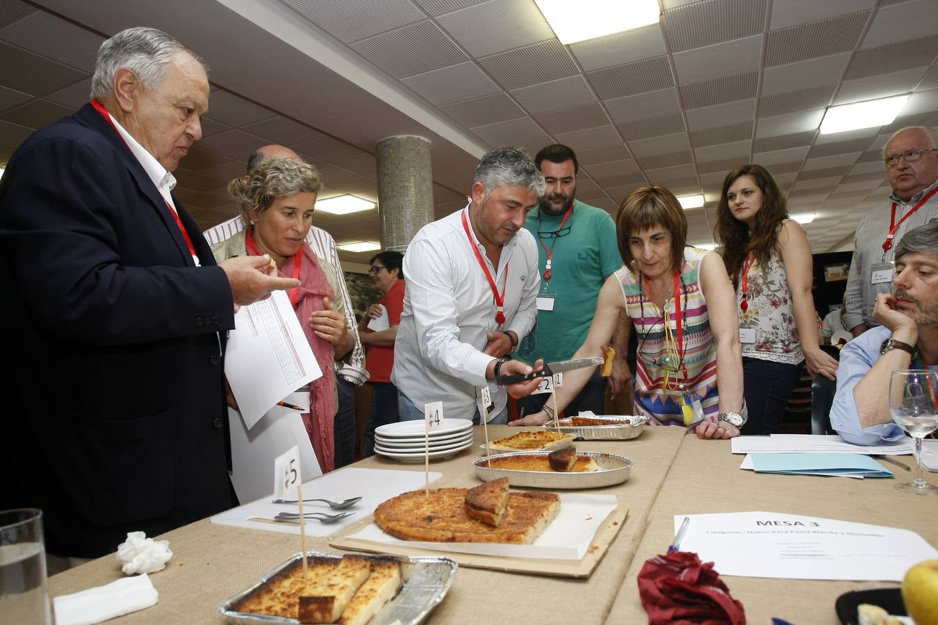 La Asociación Frisona de Cantabria otorga los premios a las marcas Divirín de La Jarradilla, Los Pasiegos y El Macho tras pasar la cata de un jurado de expertos del sector de la gastronomía y productos 