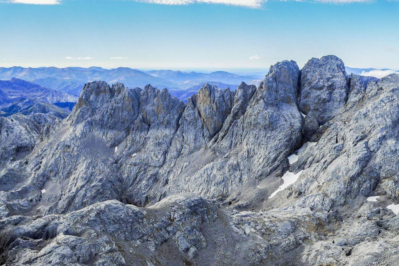 El impresionante macizo de los Picos de Europa.