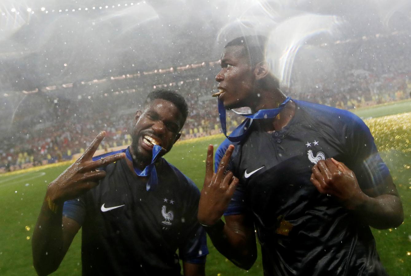 La selección francesa celebra su segunda estrella en la camiseta tras derrotar en la final a Croacia (4-2).