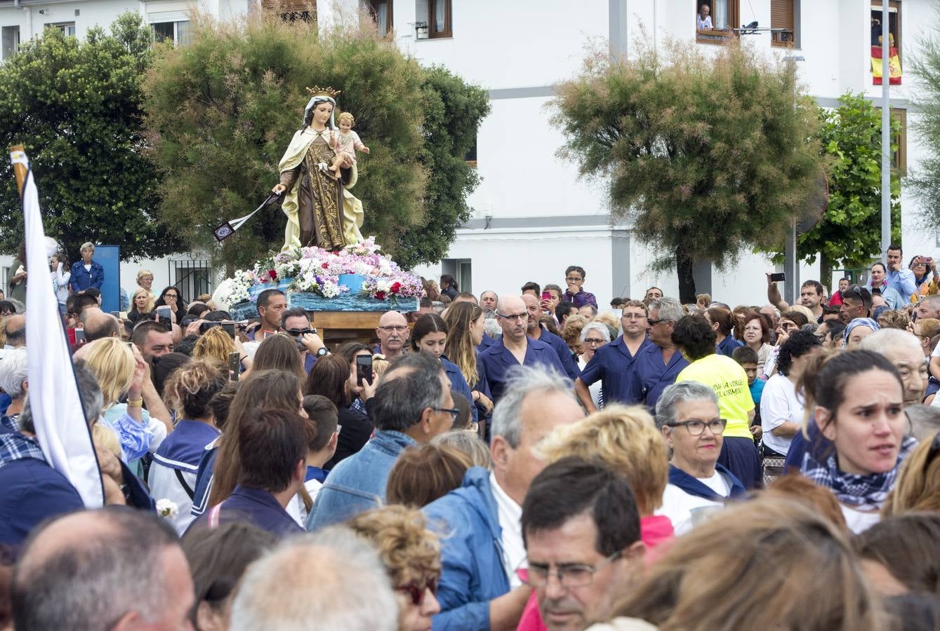 La procesión de esta año ha estado marcada por la intensa lluvia