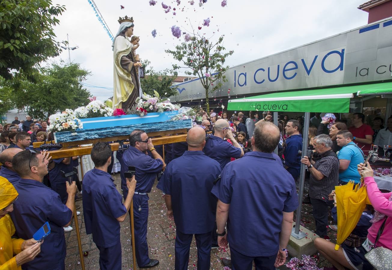 La procesión de esta año ha estado marcada por la intensa lluvia