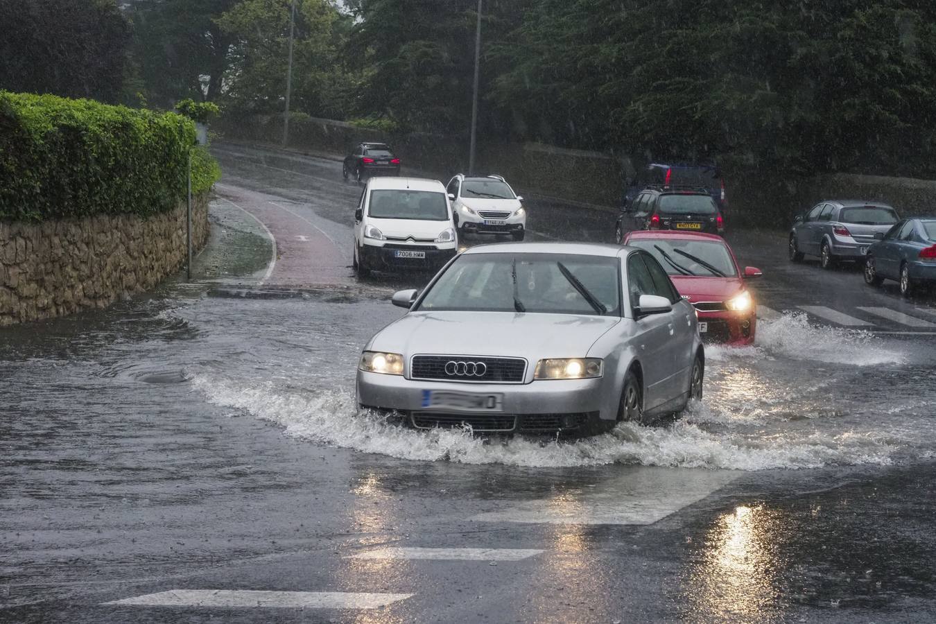 Fotos: Caen más de 20 litros en Santander en apenas dos horas