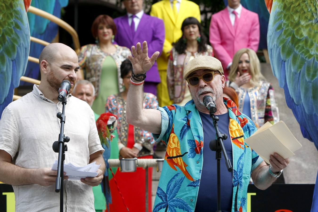 Fotos: La Cubana presenta en la Plaza Mayor de Torrelavega su obra &quot;Adiós Arturo&quot;