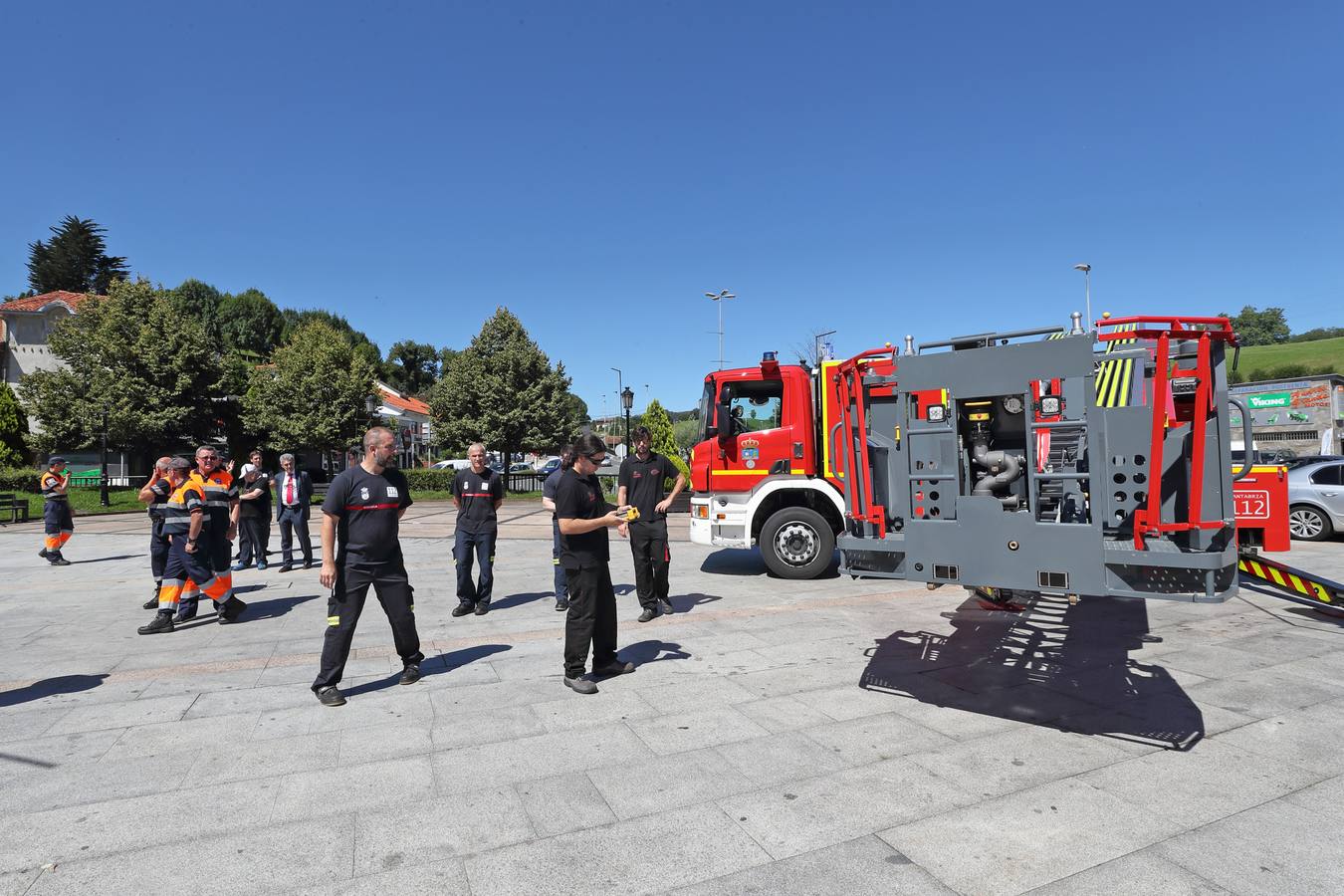 Fotos: Nueva autoescala para los bomberos de la zona occidental