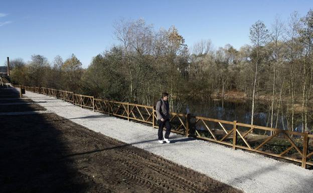 Las obras de la pasarela peatonal sobre el río Saja comenzarán antes del próximo invierno