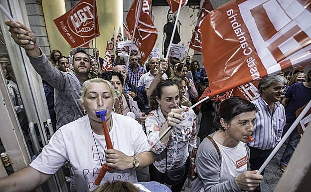 Concentración ante el Orecla de días pasados 