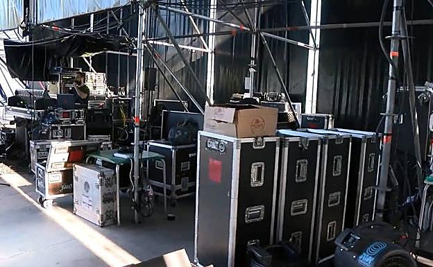 Detrás del escenario de la campa de La Magdalena