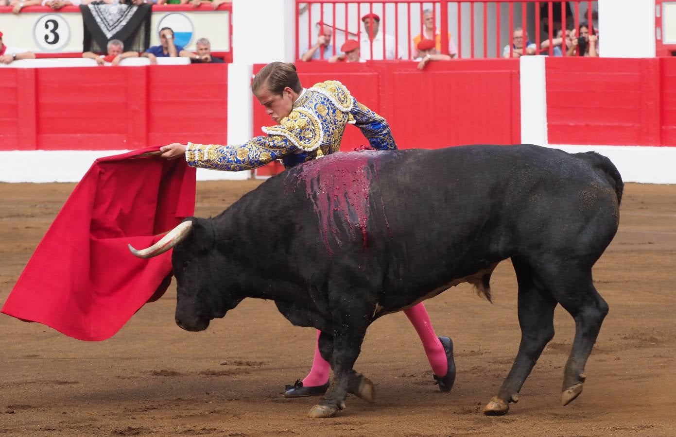 Fotos: Primera corrida de toros de la Feria de Santiago 2018