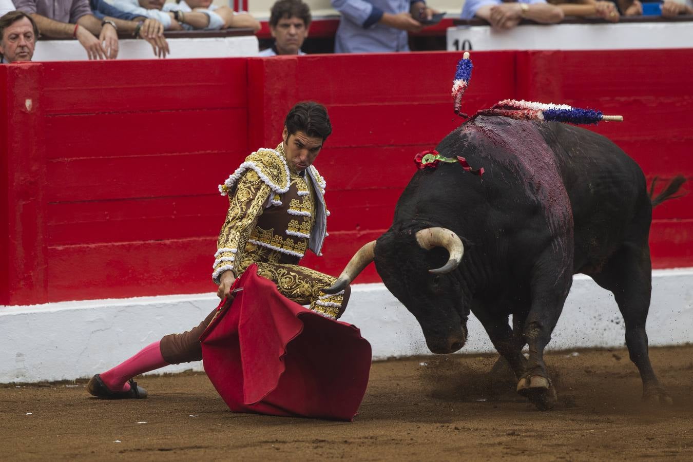 Fotos: Perera sale por la puerta grande en la segunda corrida de toros de la Feria de Santiago