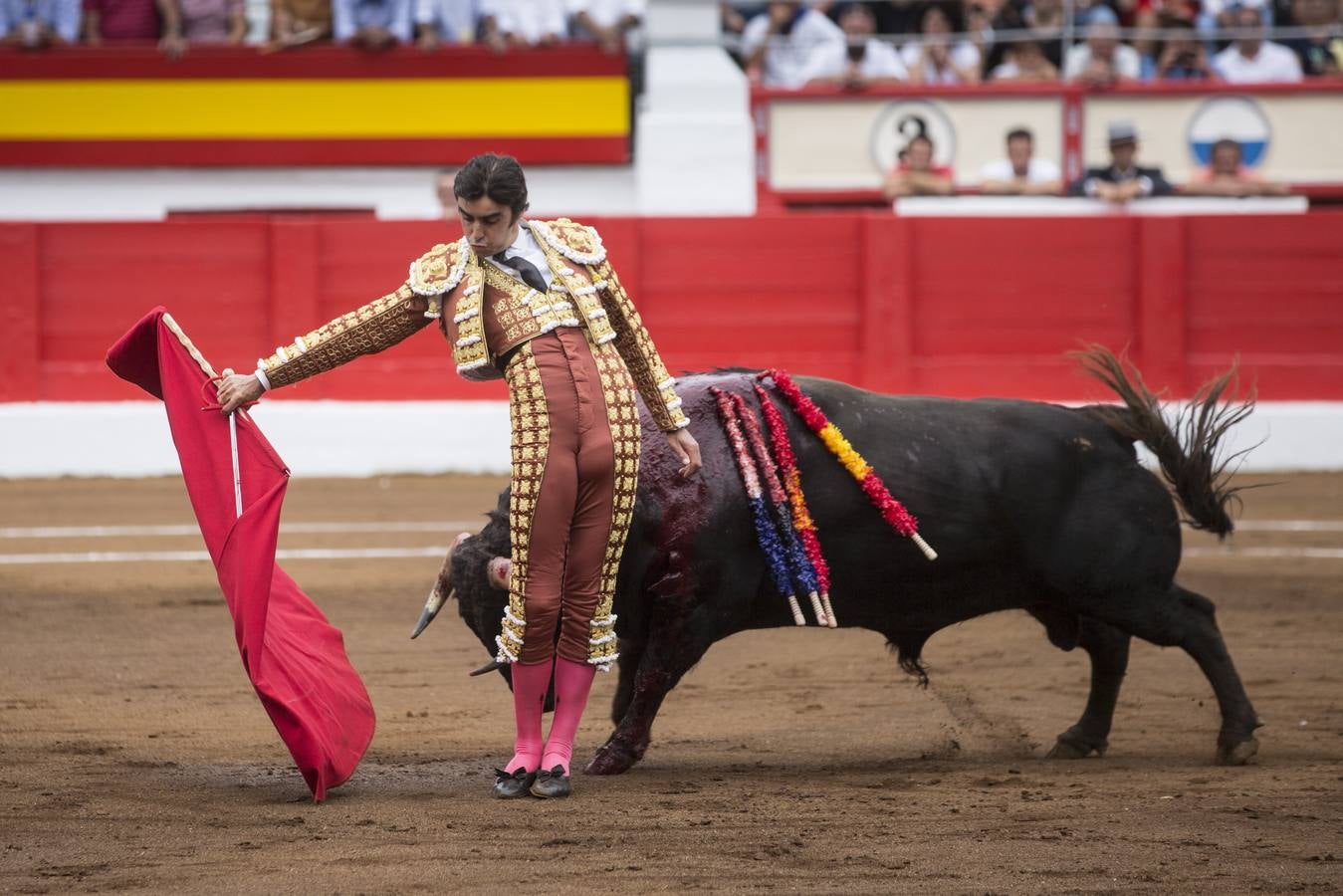 Fotos: Perera sale por la puerta grande en la segunda corrida de toros de la Feria de Santiago