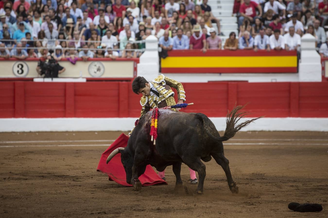 Fotos: Perera sale por la puerta grande en la segunda corrida de toros de la Feria de Santiago