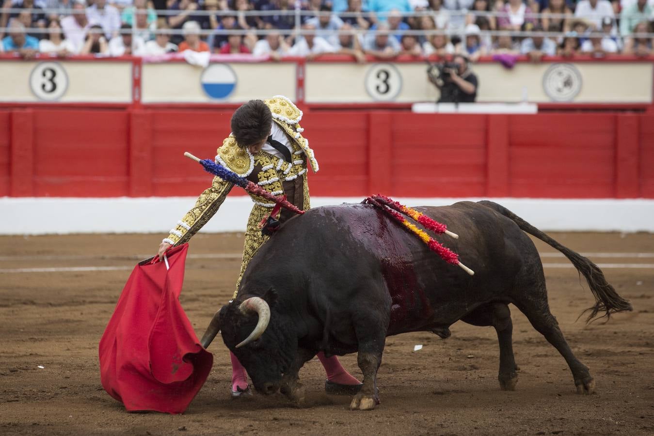 Fotos: Perera sale por la puerta grande en la segunda corrida de toros de la Feria de Santiago