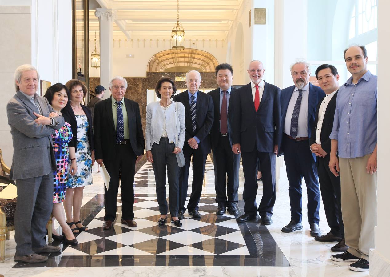 Imágenes de la inauguración del certamen, de los miembros del jurado y de los veinte participantes en el Concurso de Piano