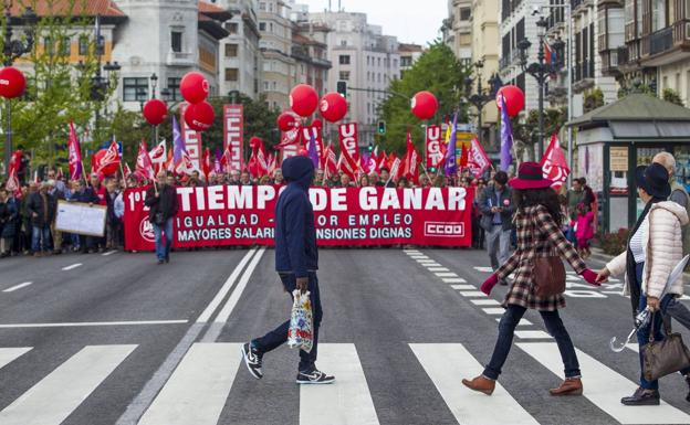 Manifestación del Primero de Mayo por las calles de Santander.