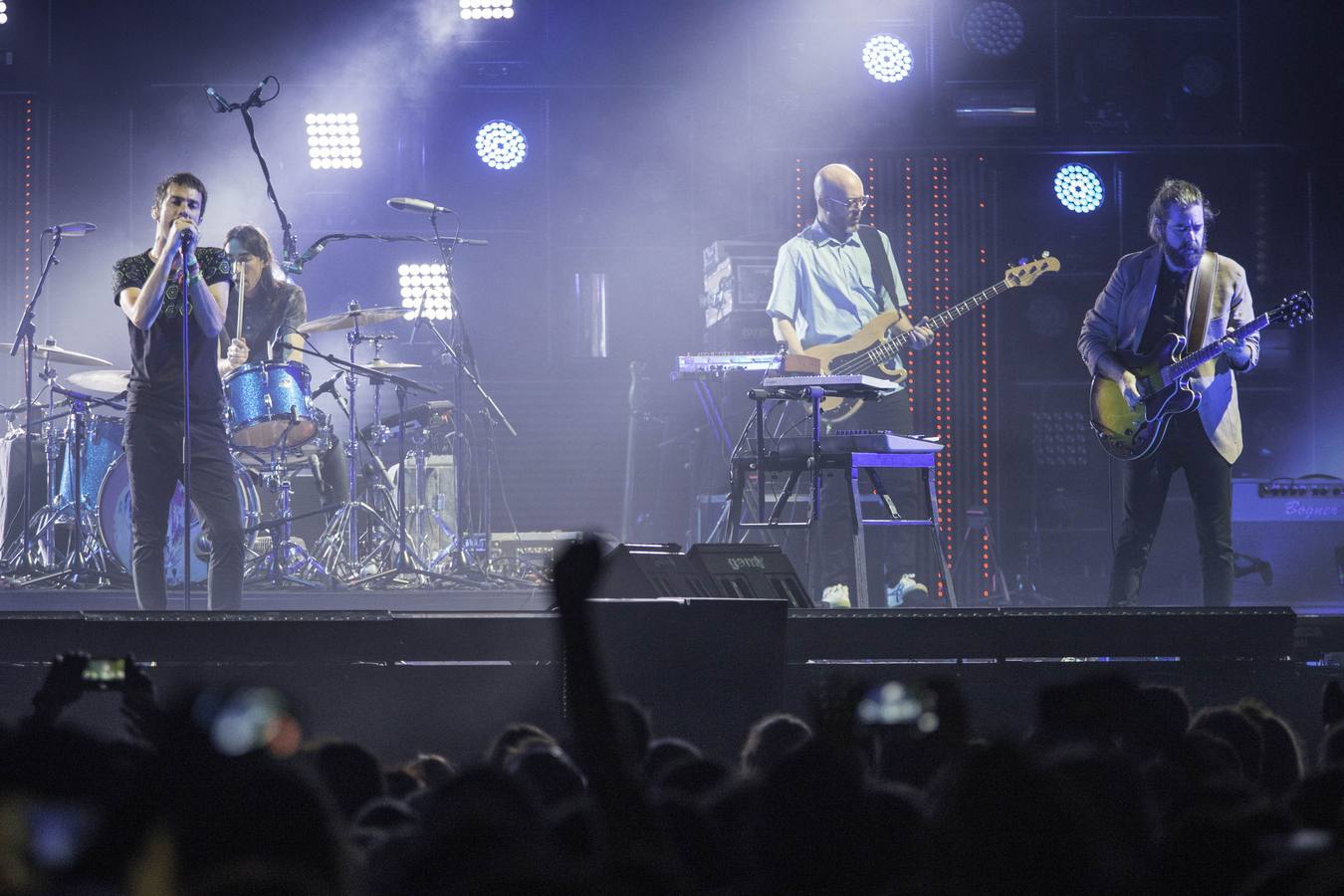 Miles de personas arropan a Vetusta Morla en el concierto de este jueves por la noche en La Campa de la Magdalena