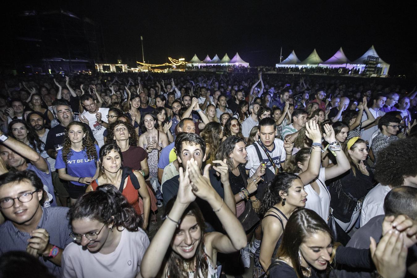 Miles de personas arropan a Vetusta Morla en el concierto de este jueves por la noche en La Campa de la Magdalena