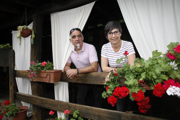 Óscar Lisaso y Nuria Villanueva, propietarios de la Taberna Restaurante. :