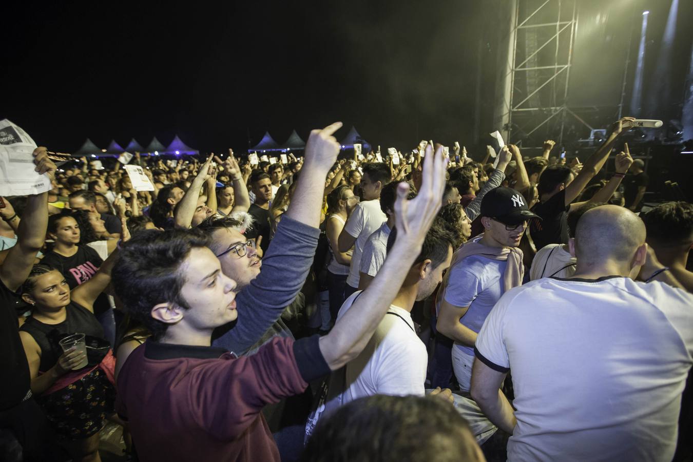 Fotos: Indignación en La Campa por la cancelación del concierto de David Guetta