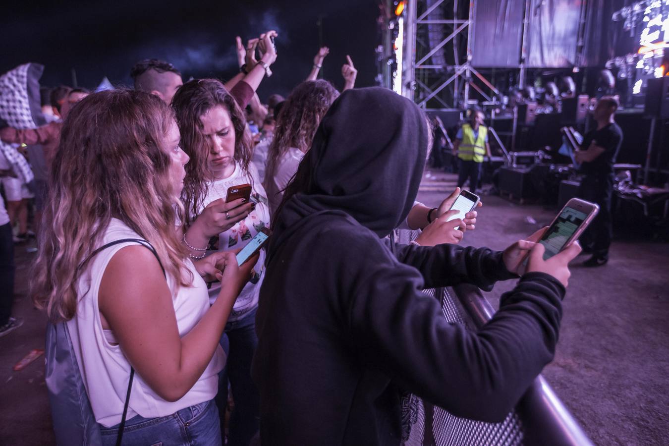 Fotos: Indignación en La Campa por la cancelación del concierto de David Guetta