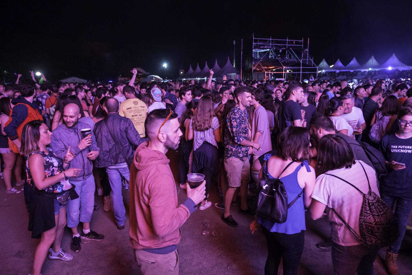 Fotos: Indignación en La Campa por la cancelación del concierto de David Guetta