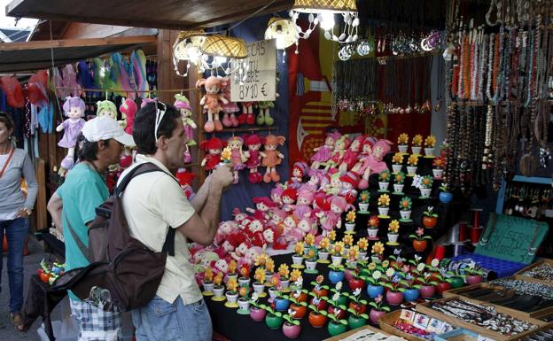 Feria de artesanía en Santander.