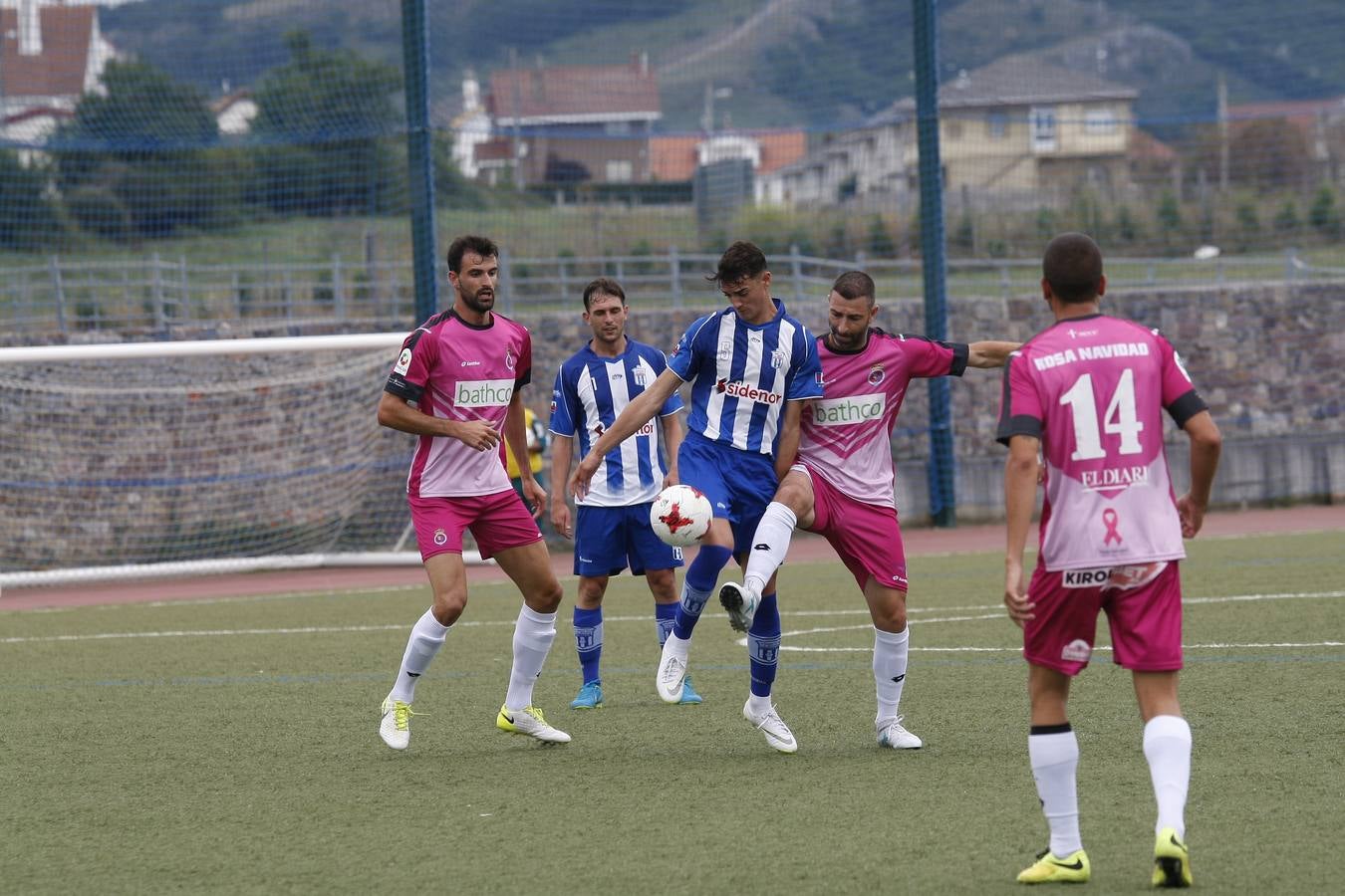 Fotos: Imágenes del partido Naval-Gimnástica