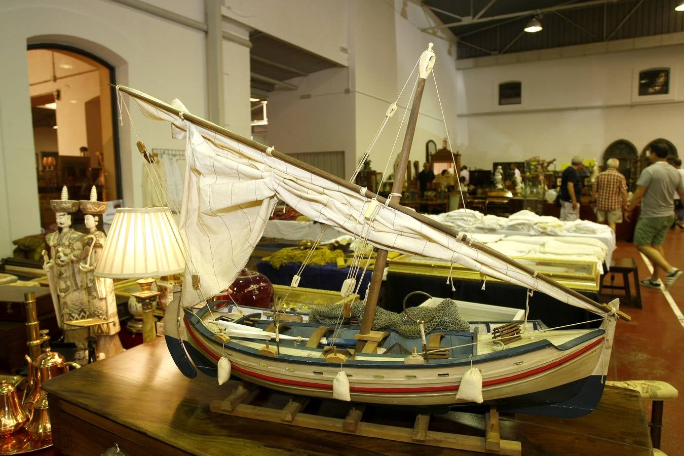 Más de 90 expositores de cinco países y 10 comunidades autónomas, y más de 42.000 objetos vintage, retro, almoneda y antigüedades en la XIX Feria Desembalaje Cantabria