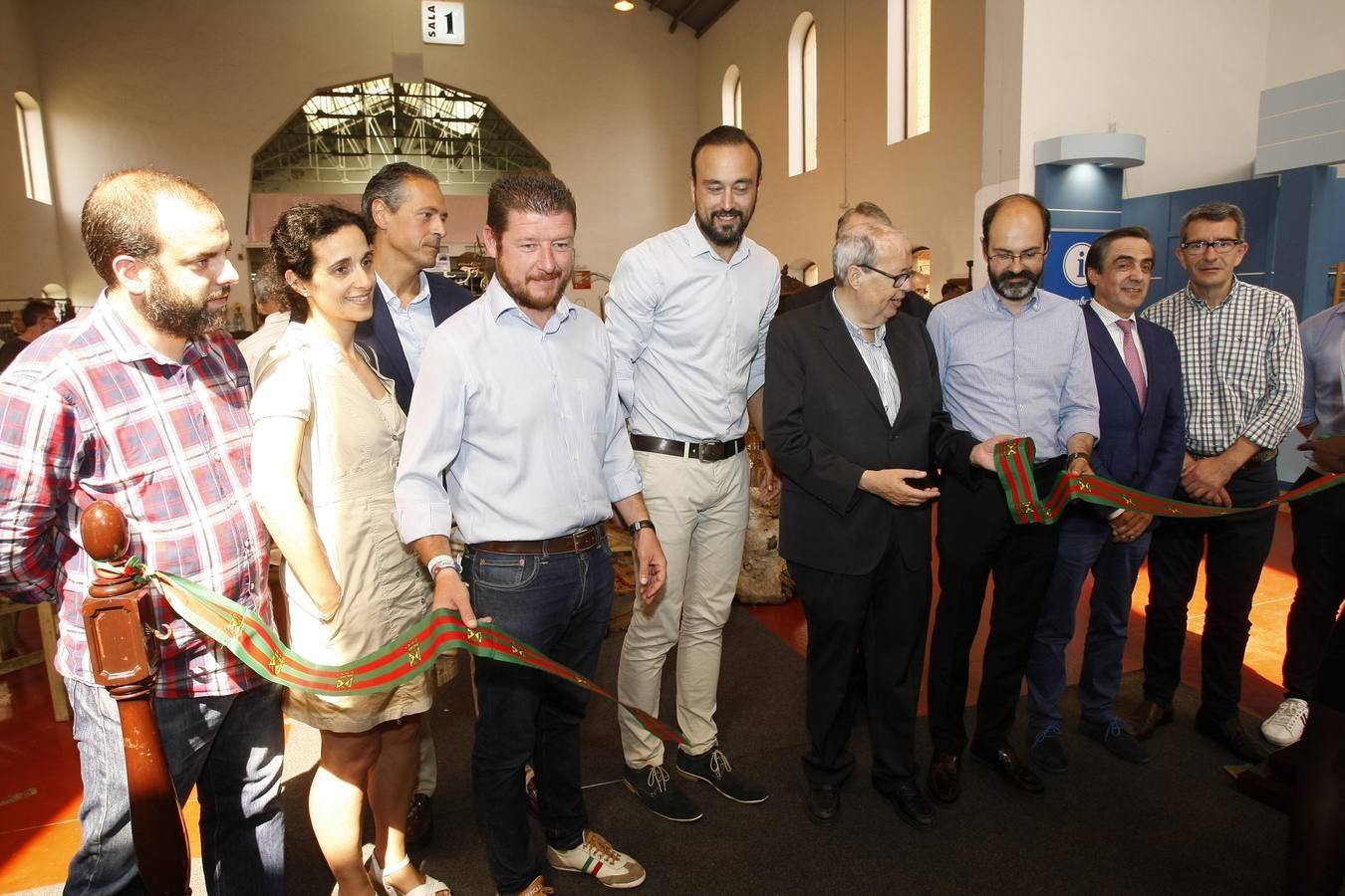 Más de 90 expositores de cinco países y 10 comunidades autónomas, y más de 42.000 objetos vintage, retro, almoneda y antigüedades en la XIX Feria Desembalaje Cantabria