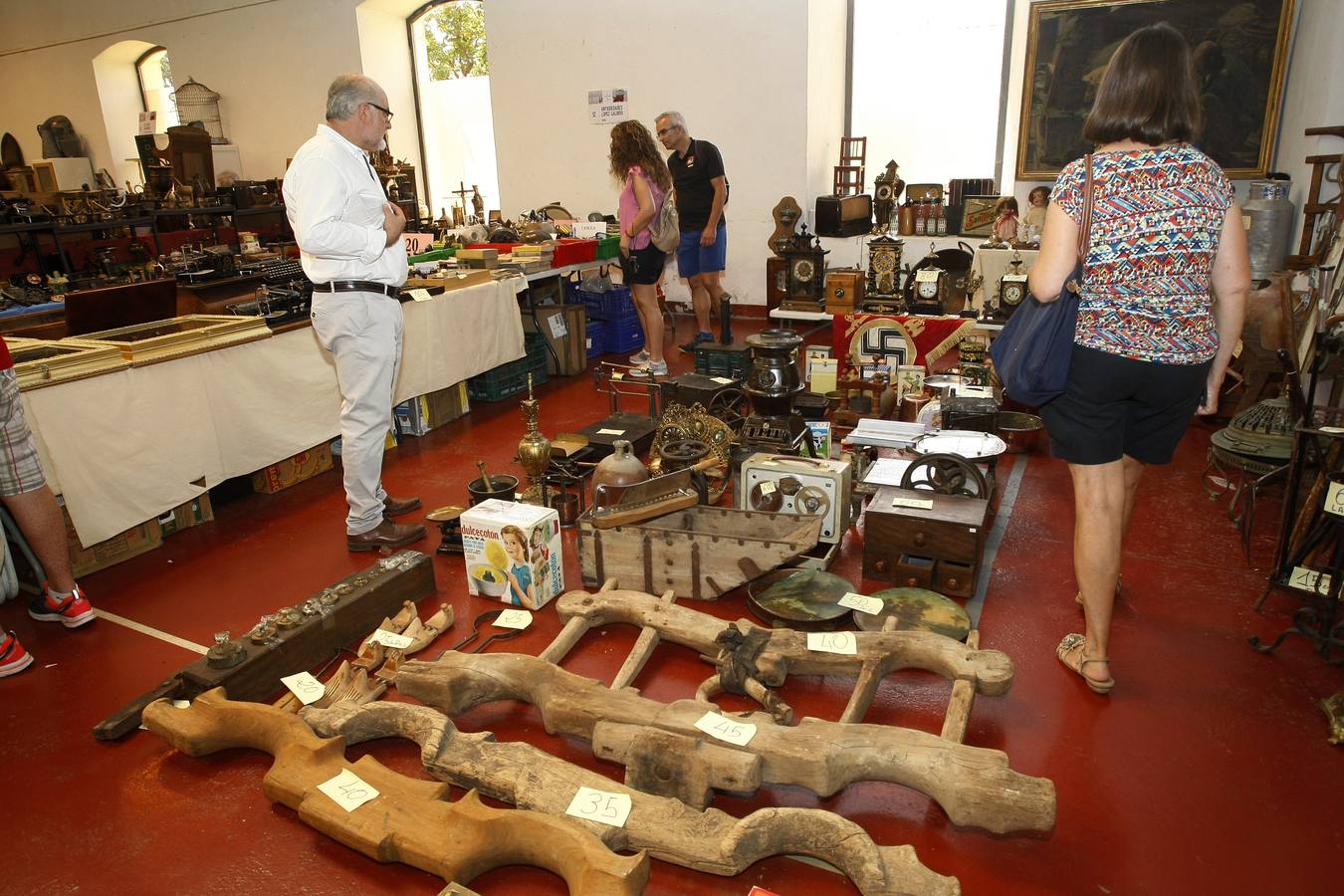 Más de 90 expositores de cinco países y 10 comunidades autónomas, y más de 42.000 objetos vintage, retro, almoneda y antigüedades en la XIX Feria Desembalaje Cantabria