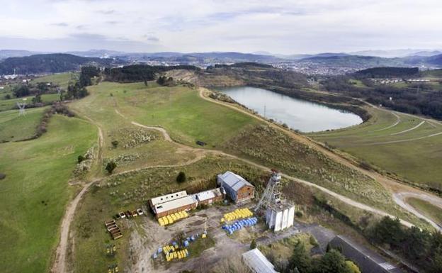 Vista aérea de las instalaciones de la antigua mina de zinc situada en Reocín.