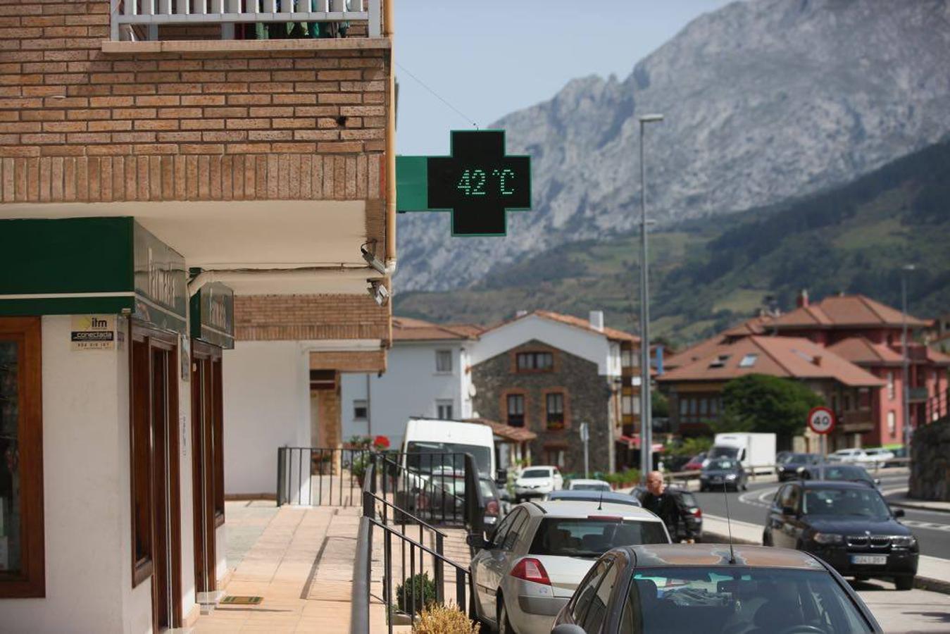 Fotos: Las temperaturas superan los 30 grados en varios puntos de Cantabria