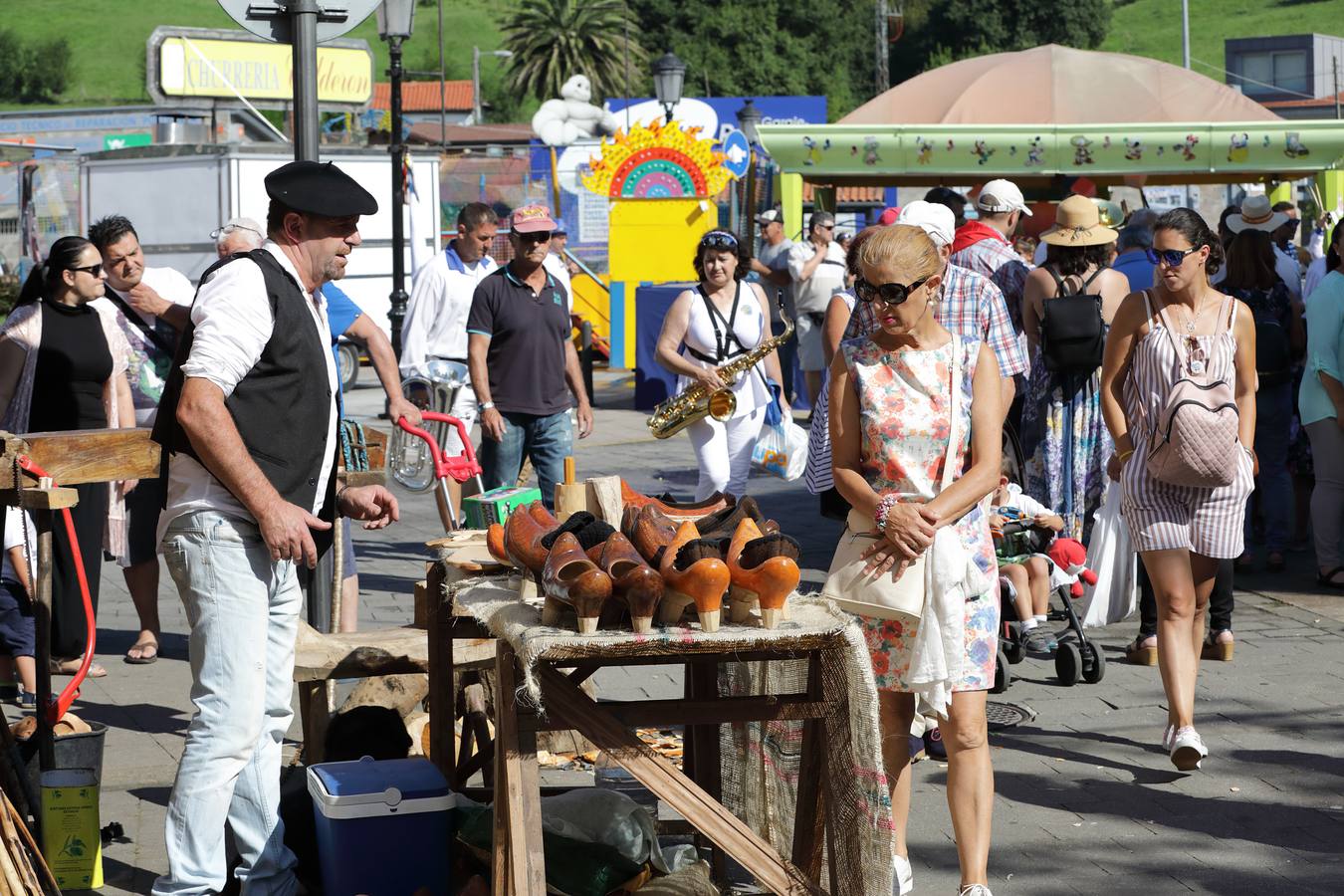 Miles de cántabros celebran el día de la comunidad autónoma en Cabezón de la Sal.