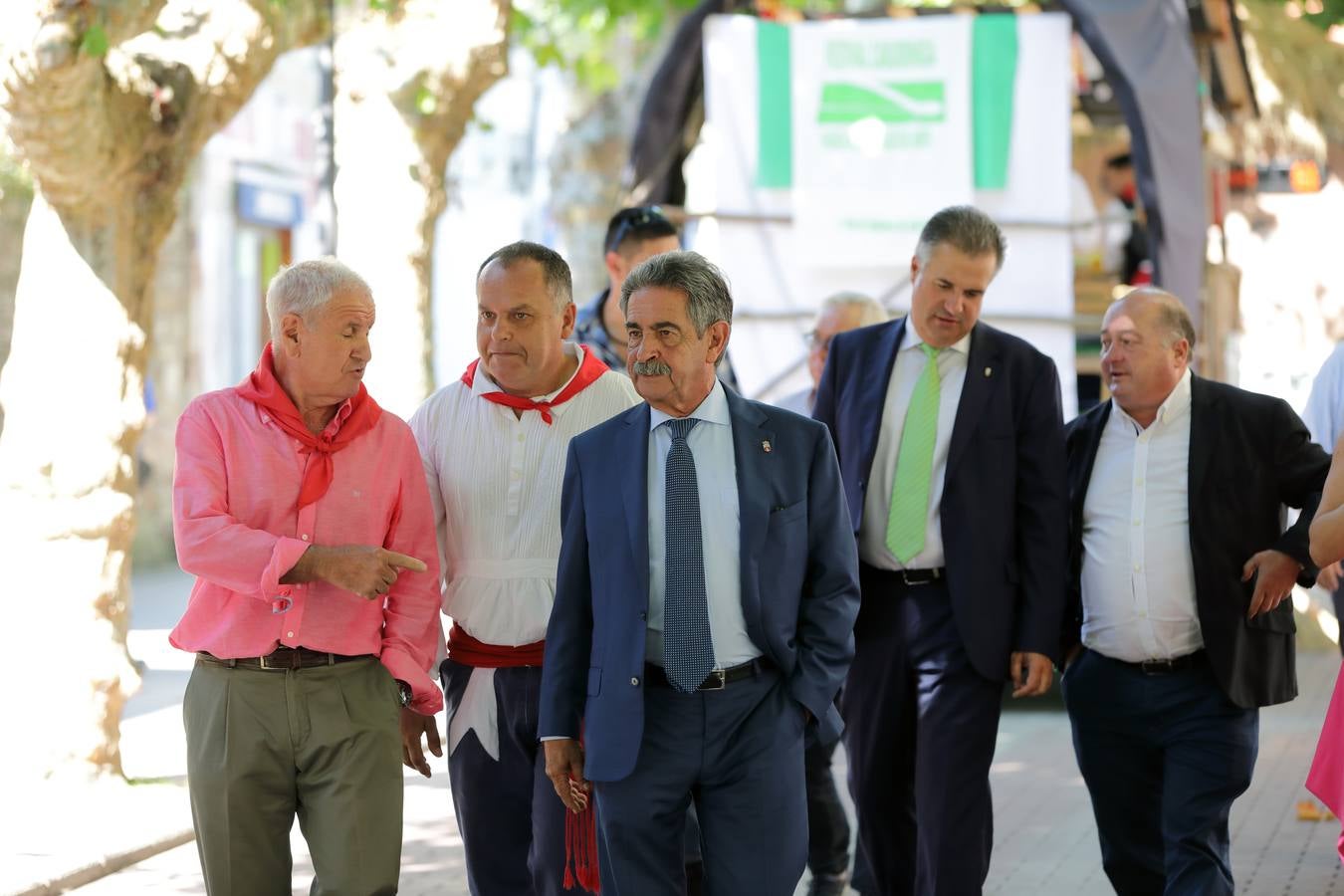 Miles de cántabros celebran el día de la comunidad autónoma en Cabezón de la Sal.