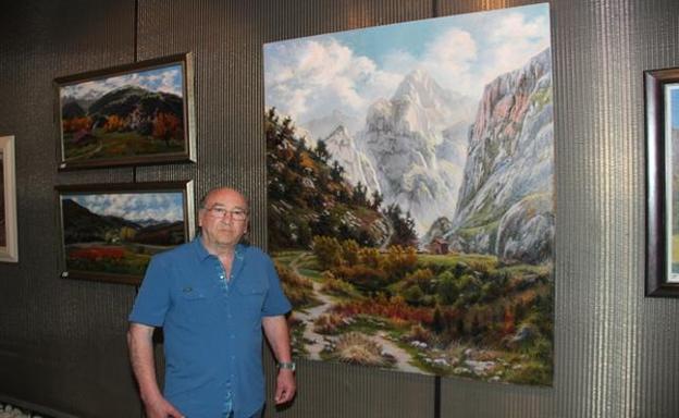 El pintor Joaquín Besoy expone su obra en la Torre del Infantado de Potes