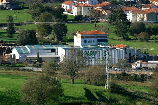 Instalaciones de la empresa Paruvi, situadas en Tanos, junto a la Autovía de la Meseta.
