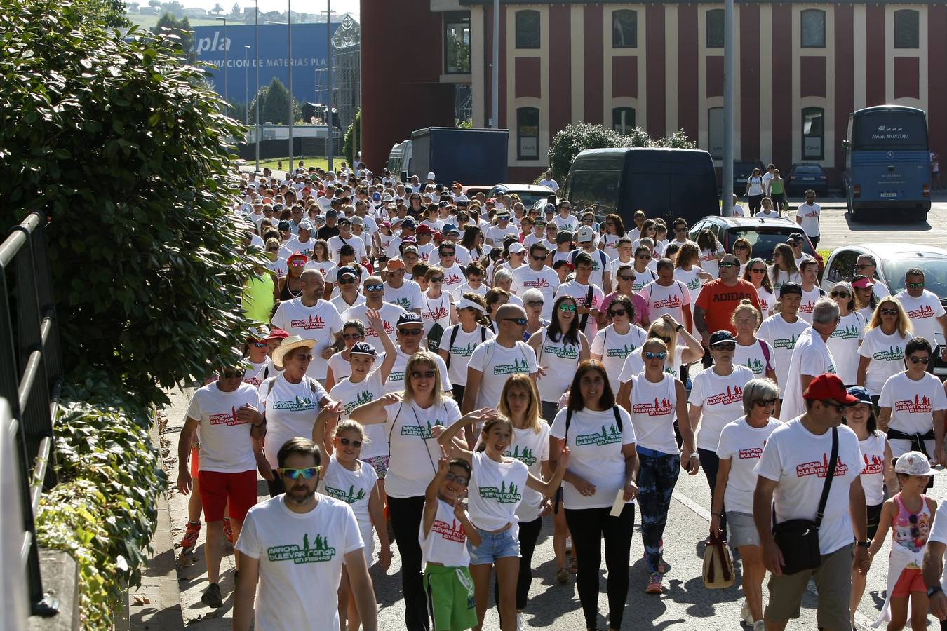 La décima edición de la Marcha Popular por el Bulevar Ronda congregó a cerca de 2.000 personas 