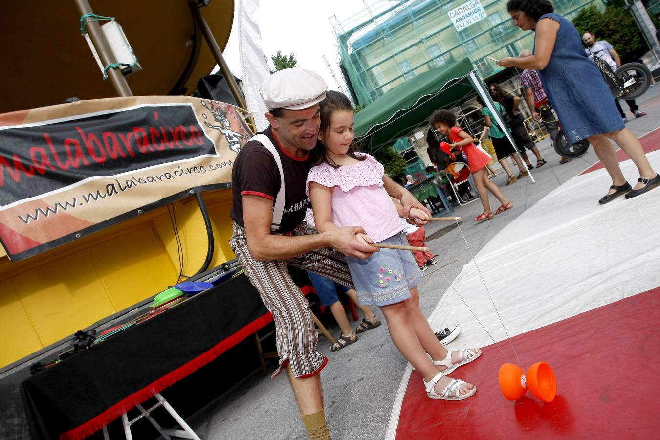 Fotos: Un circo al aire libre en la Plaza Mayor de Torrelavega