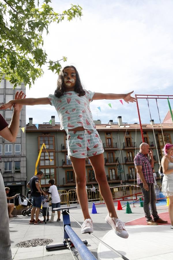 Fotos: Un circo al aire libre en la Plaza Mayor de Torrelavega