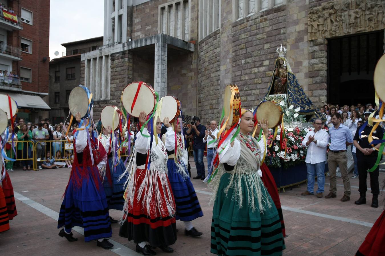 Fotos: Procesión de la Virgen Grande por Torrelavega