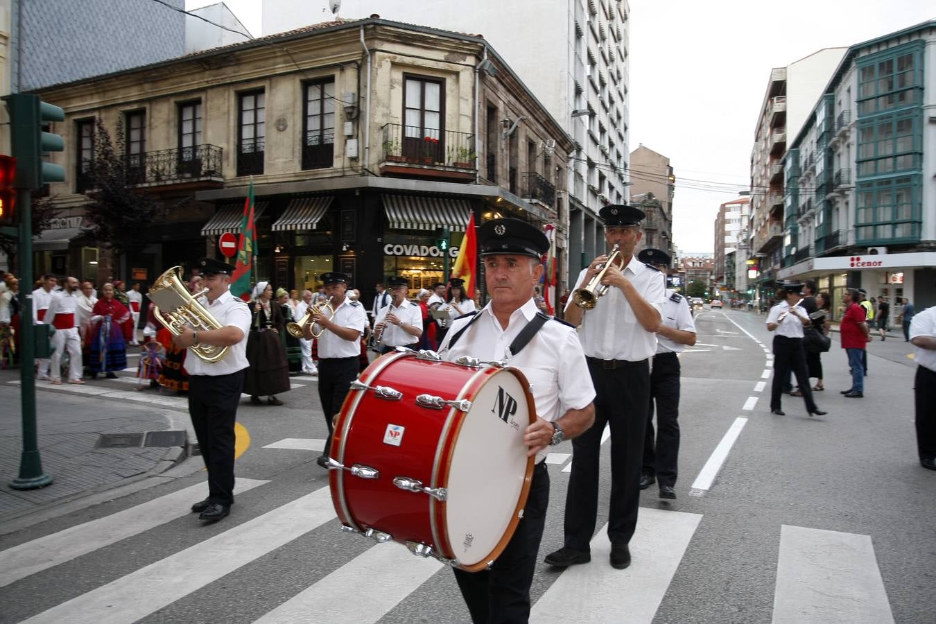 Fotos: Procesión de la Virgen Grande por Torrelavega