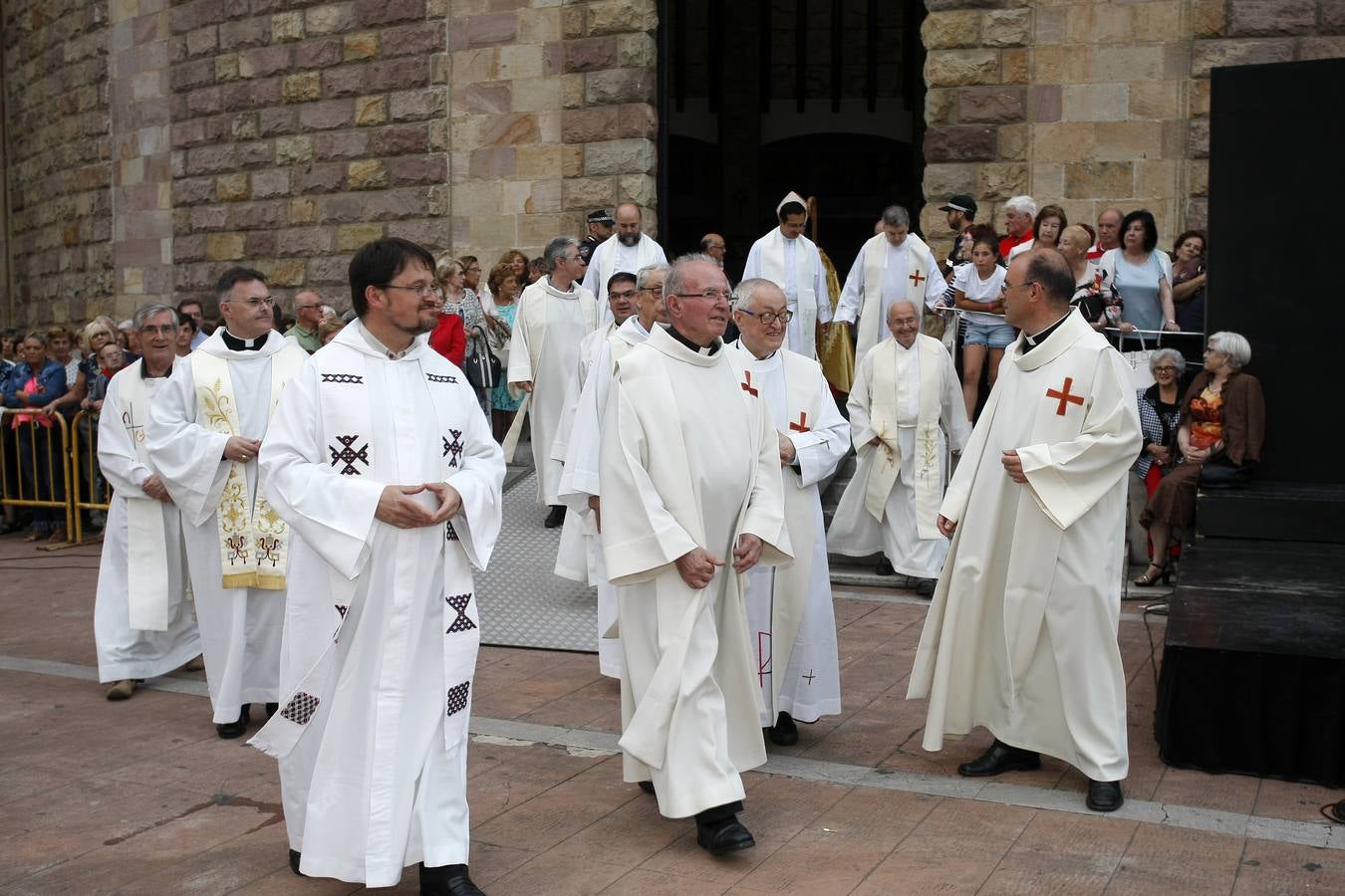 Fotos: Procesión de la Virgen Grande por Torrelavega