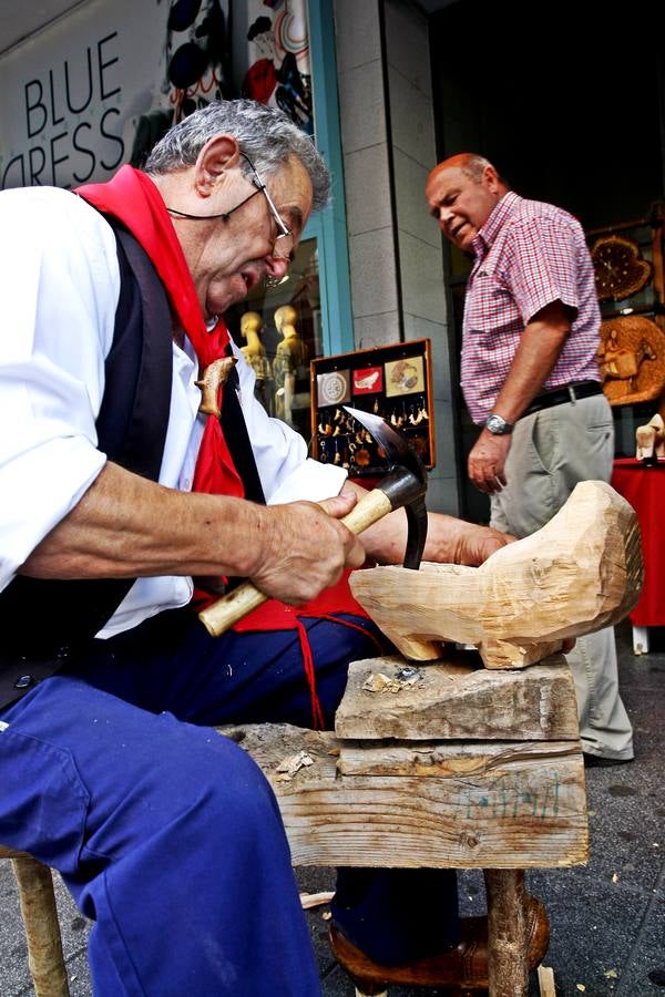 Fotos: Feria de artesanos en Torrelavega