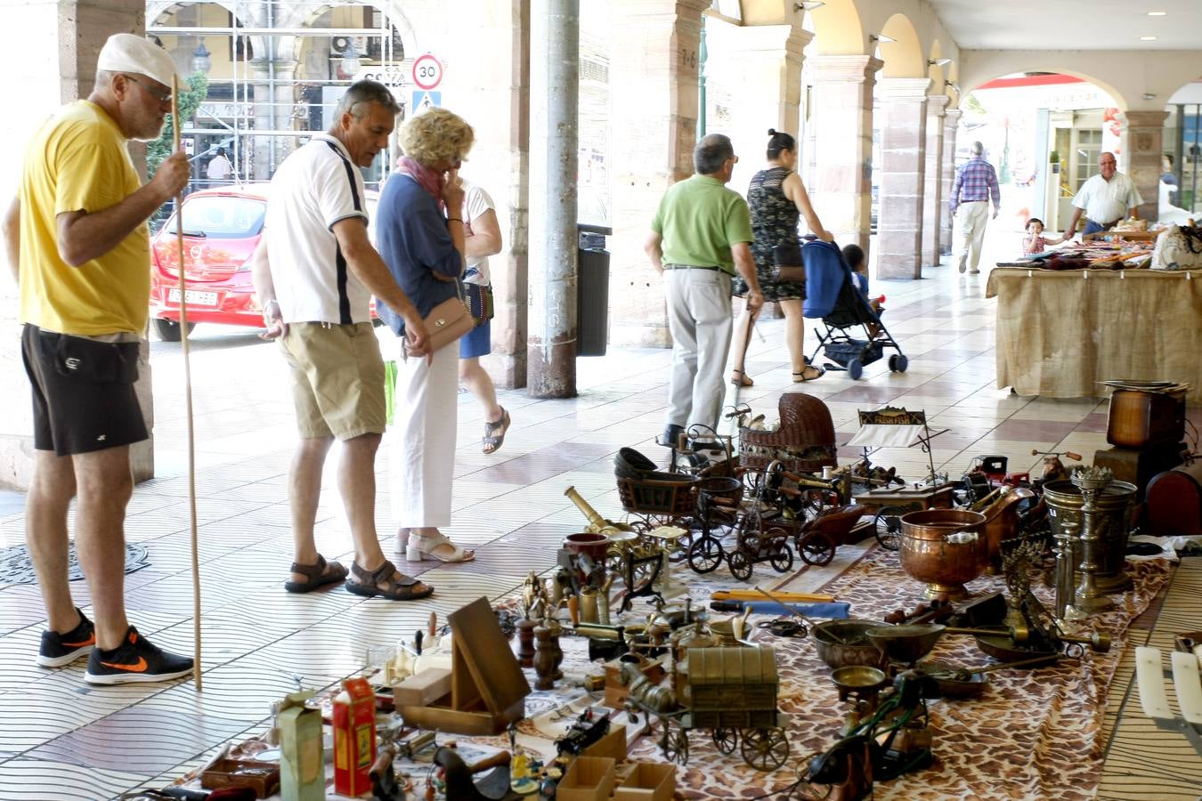 Fotos: Feria de artesanos en Torrelavega