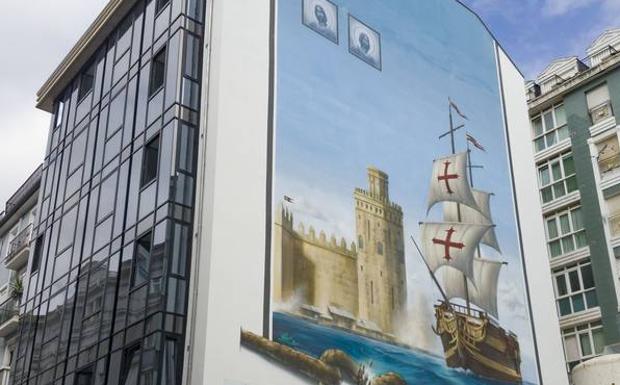 Así queda la fachada con el barco, las cadenas, la Torre del Oro y los santos Emeterio yCeledonio.