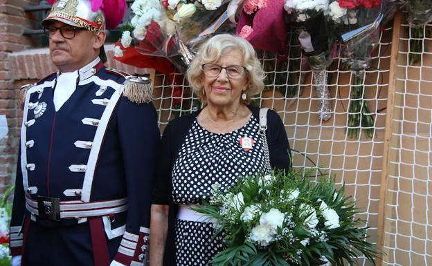 Ofrenda floral en las fiestas de La Paloma de Madrid. 