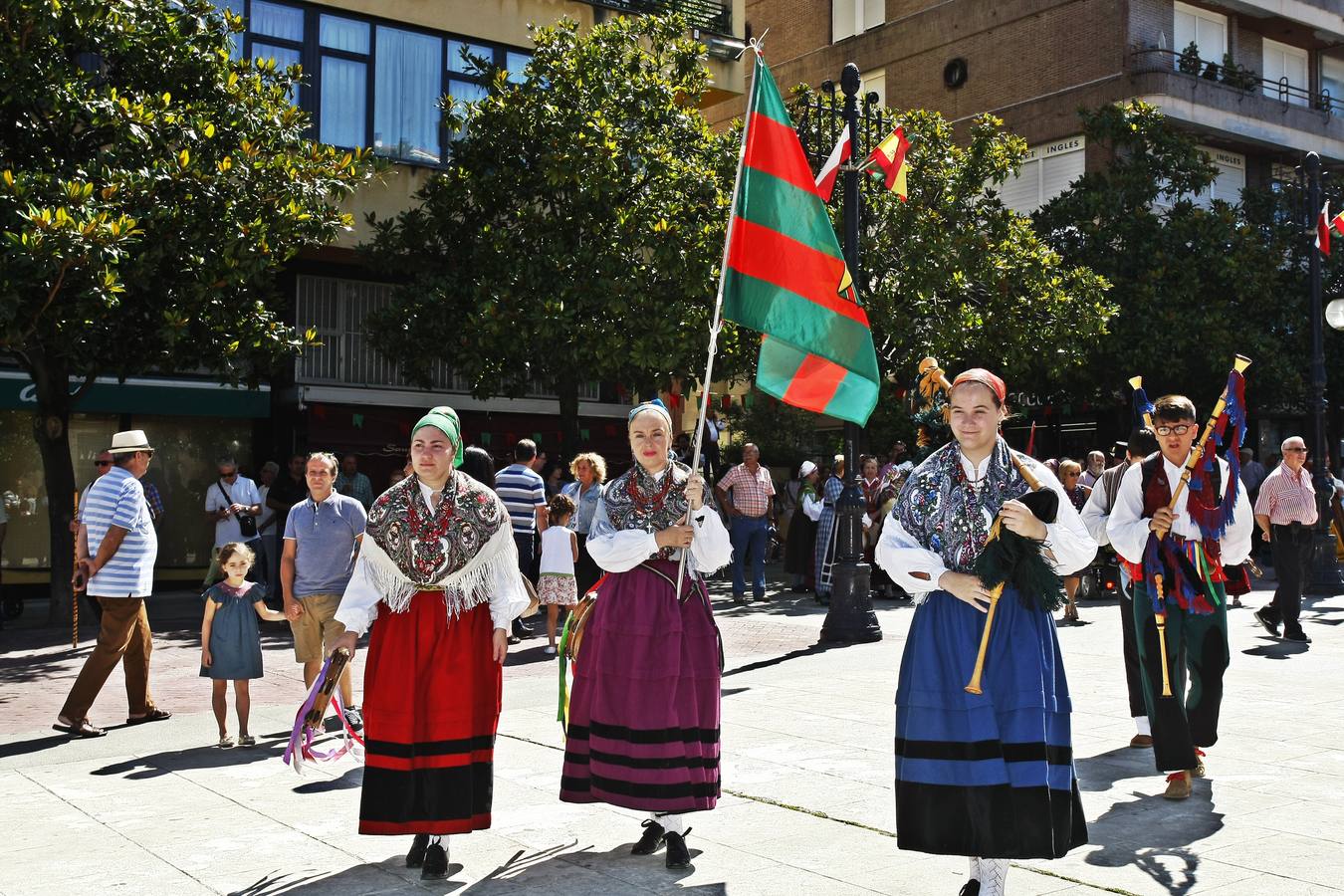 Fotos: Folclore cántabro en las fiestas de