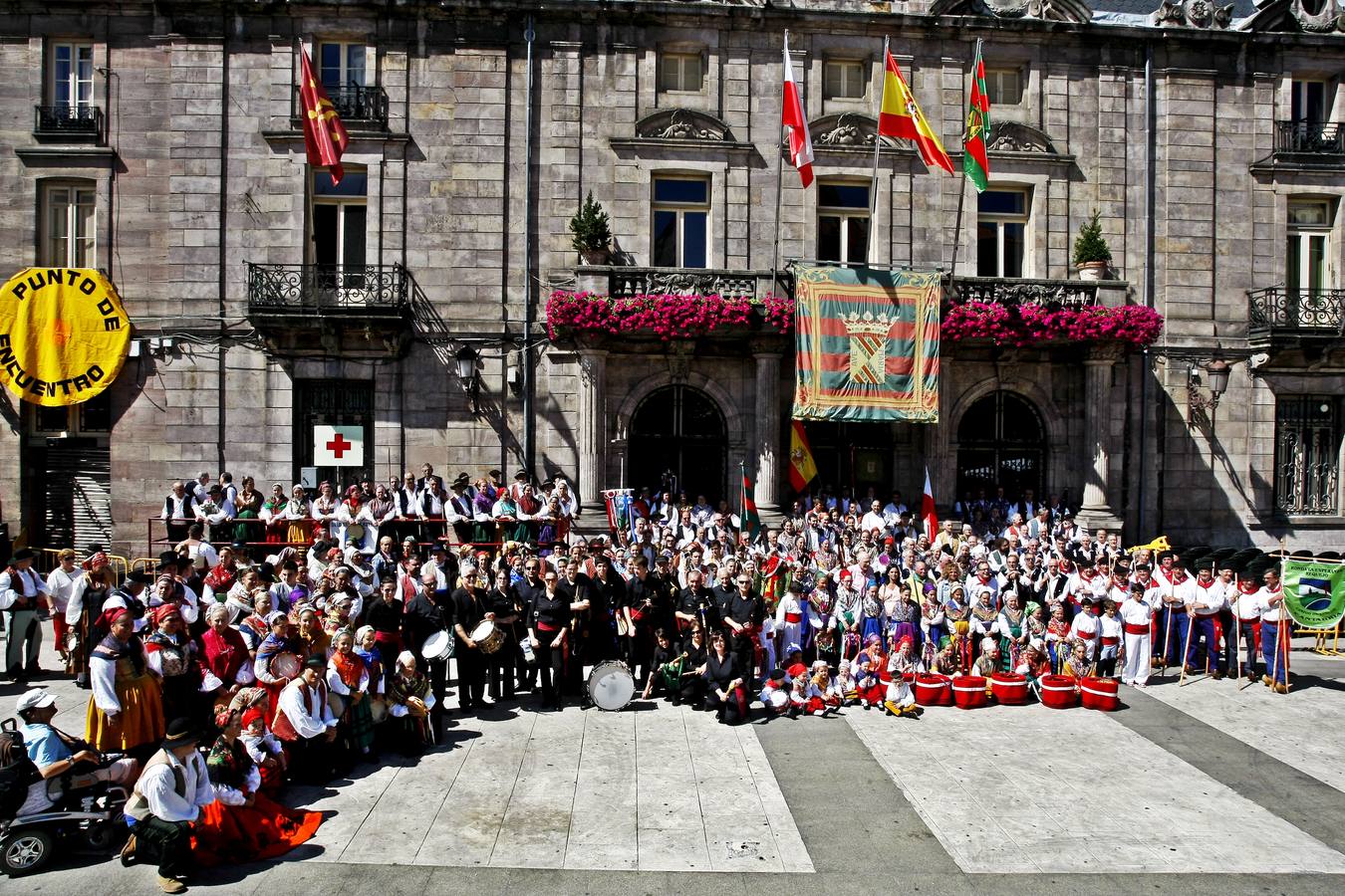 Fotos: Folclore cántabro en las fiestas de