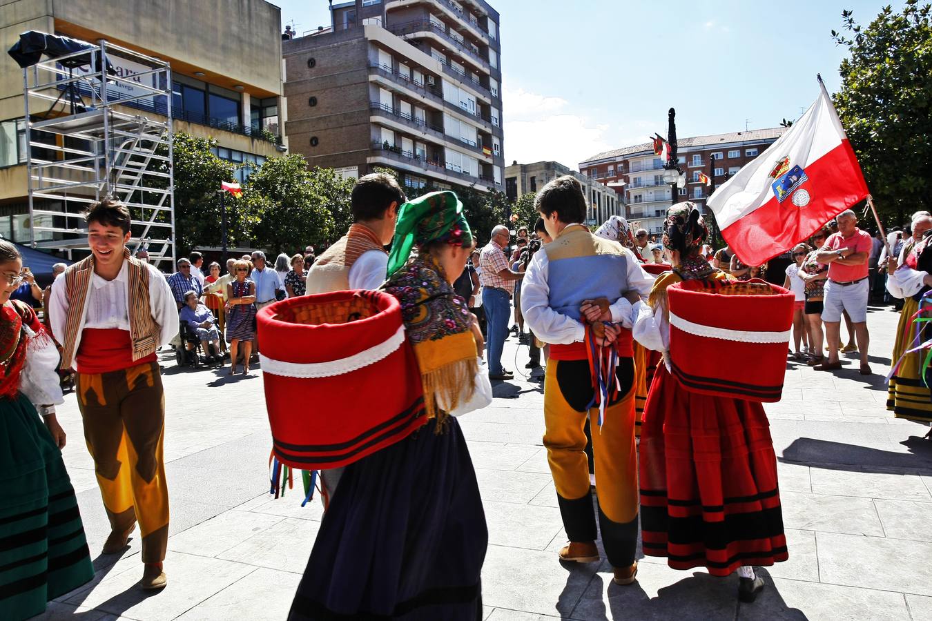 Fotos: Folclore cántabro en las fiestas de